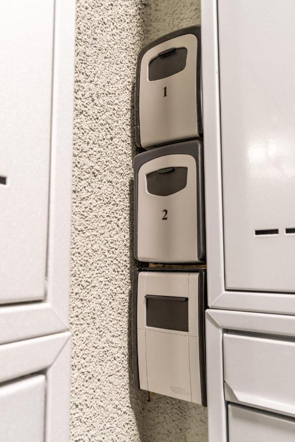 Brand New Studio Apartment #31 In Brand New Building With Free Parking In The Center Prag Exterior foto